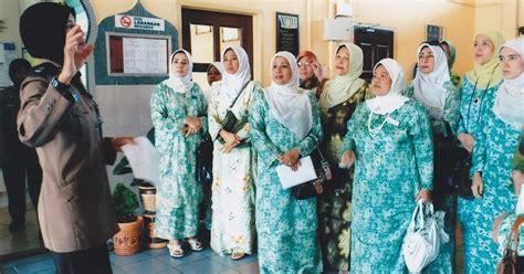 Cara Memikat Wanita Sombong / Cara memikat hati wanita Hijab Aceh Cantik  Wanita, Hijab  Wanita Keren-image